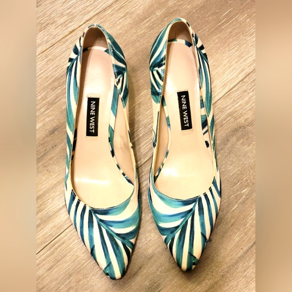 Nine West | Tropic Plant Print | Pointed Toe |Tatiana Pump | Size 6M - Picture 5 of 10